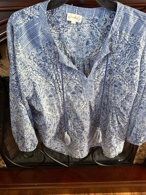 Wonderly Blue and White Floral Tunic